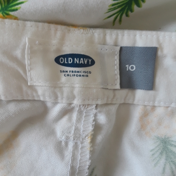 Old navy White and yellow pinapple shorts size 10 - Picture 4 of 4